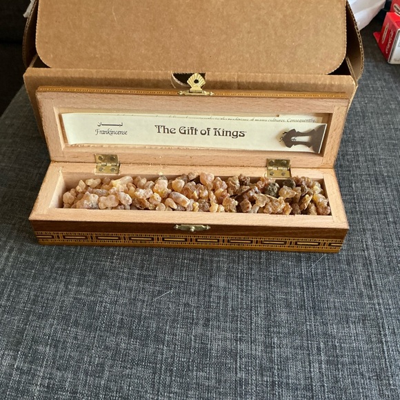 National Geographic Tan Gift Box Frankincense - Picture 1 of 2